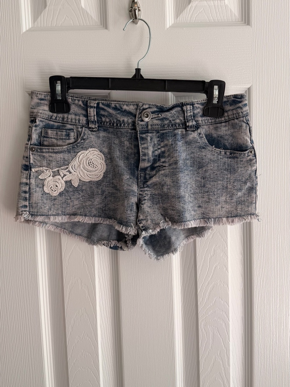Juniors Girls Acid Wash Denim Short Shorts with White Rose Appliqué 5
